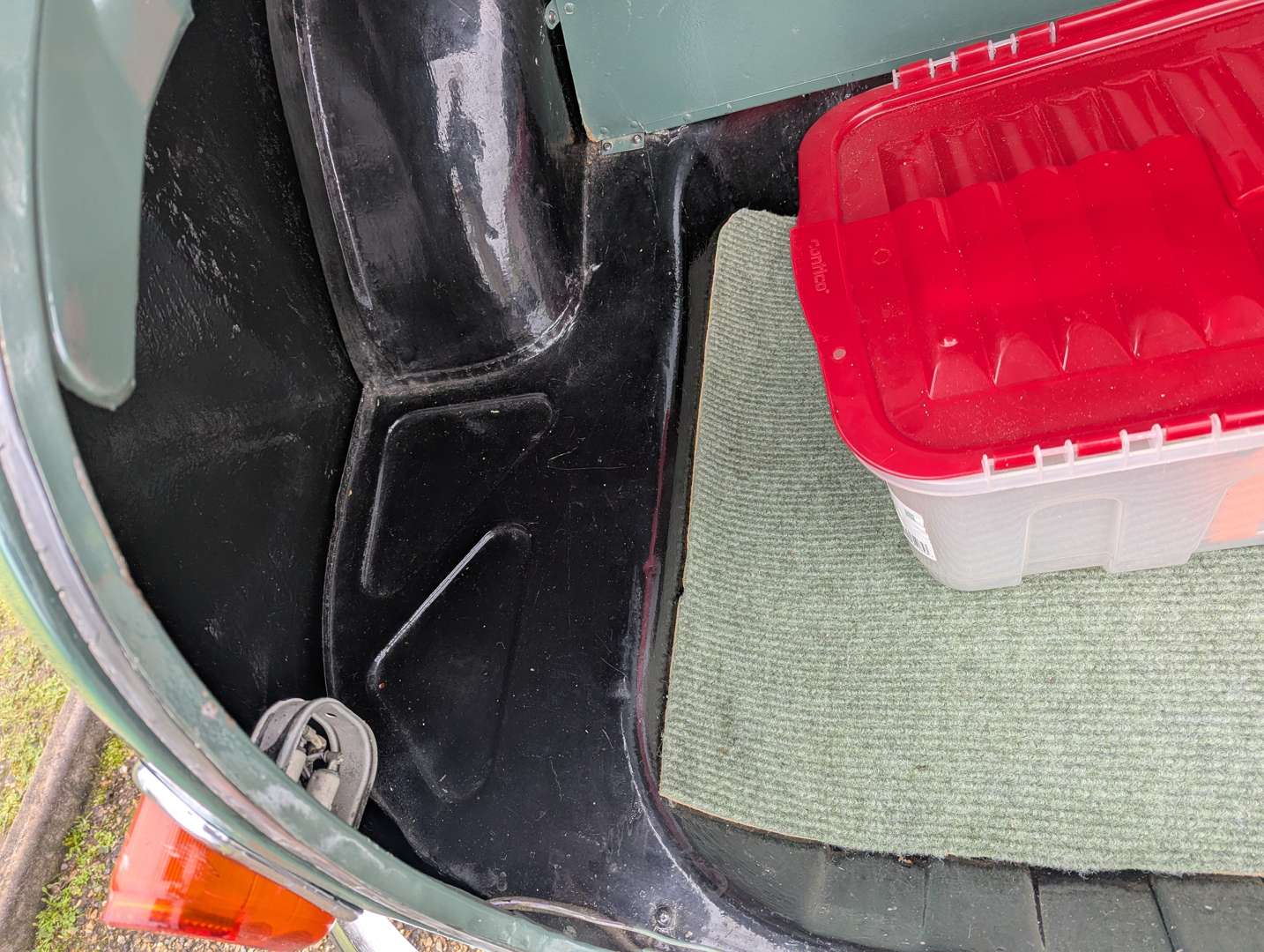 <p>1956 MORRIS ISIS SERIES I</p>