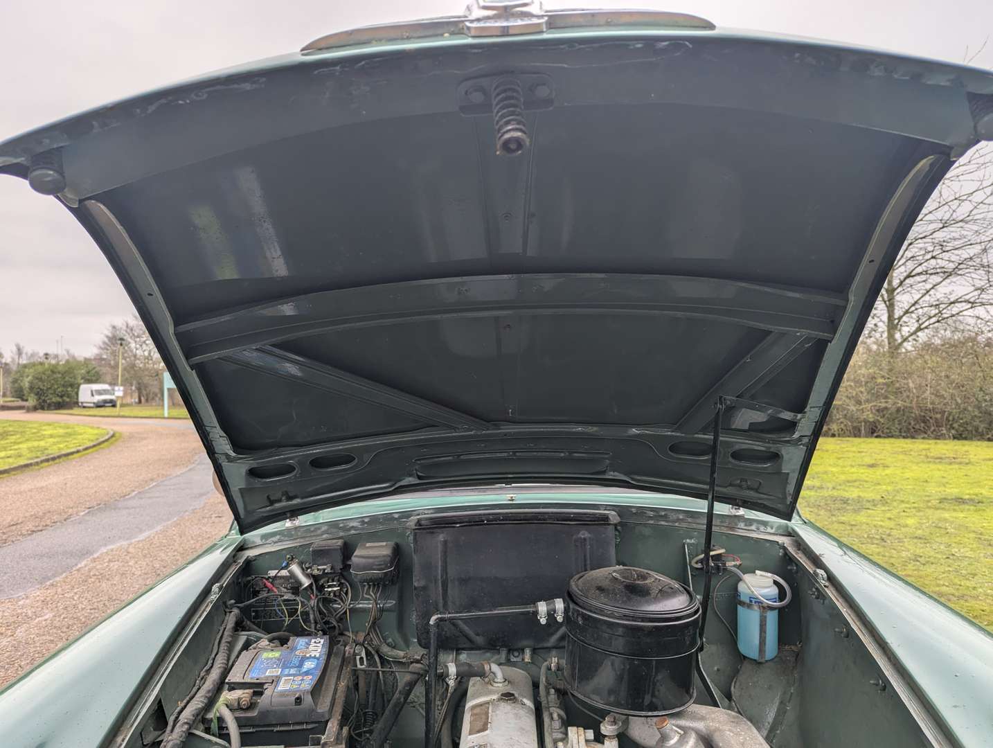 <p>1956 MORRIS ISIS SERIES I</p>