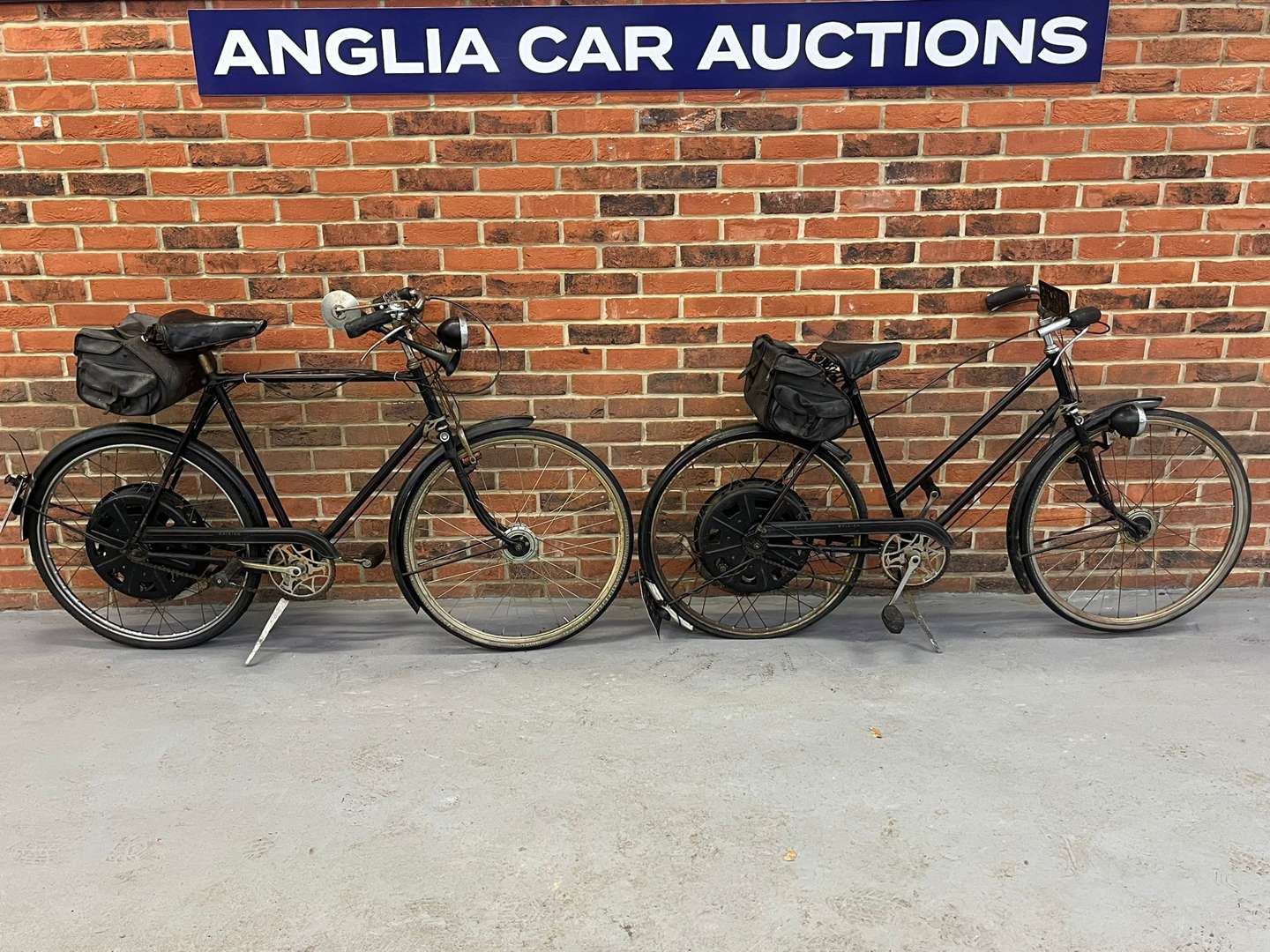 <p>CYCLEMASTERS x2</p>