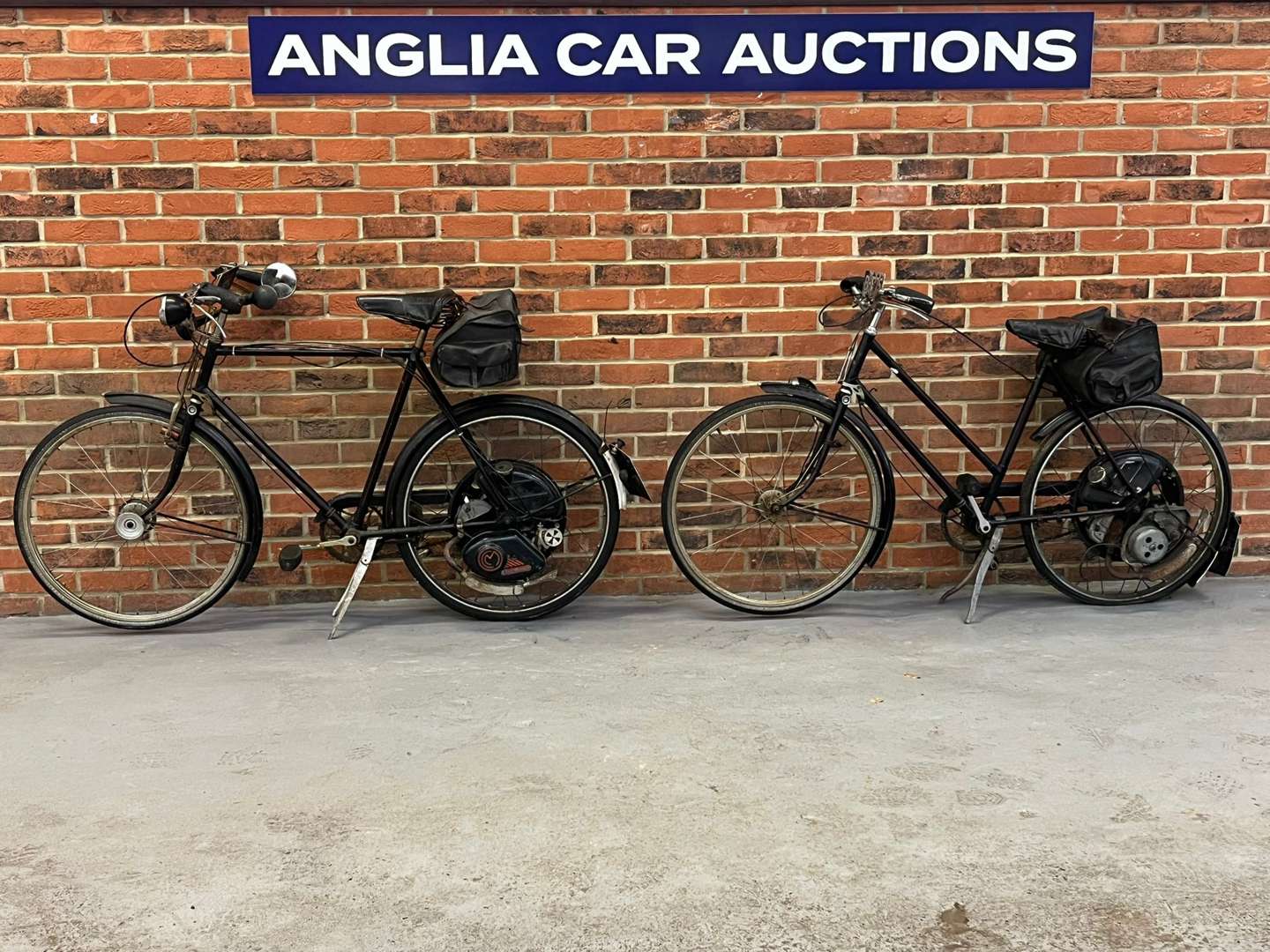 <p>CYCLEMASTERS x2</p>