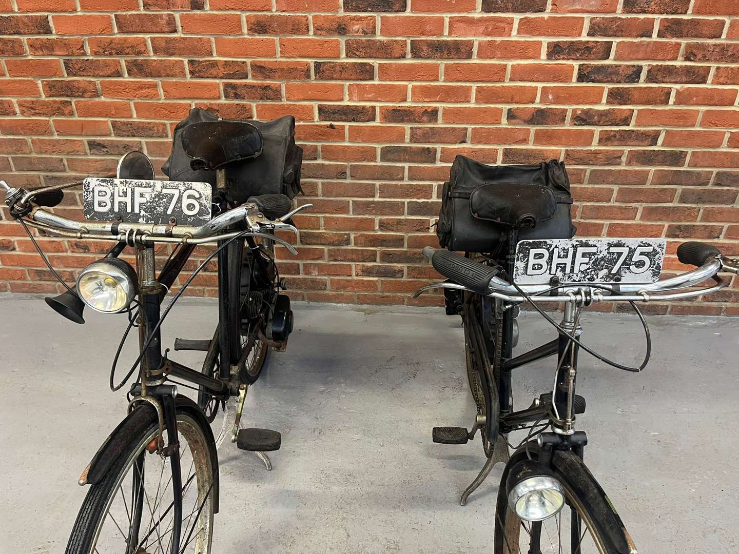 <p>CYCLEMASTERS x2</p>