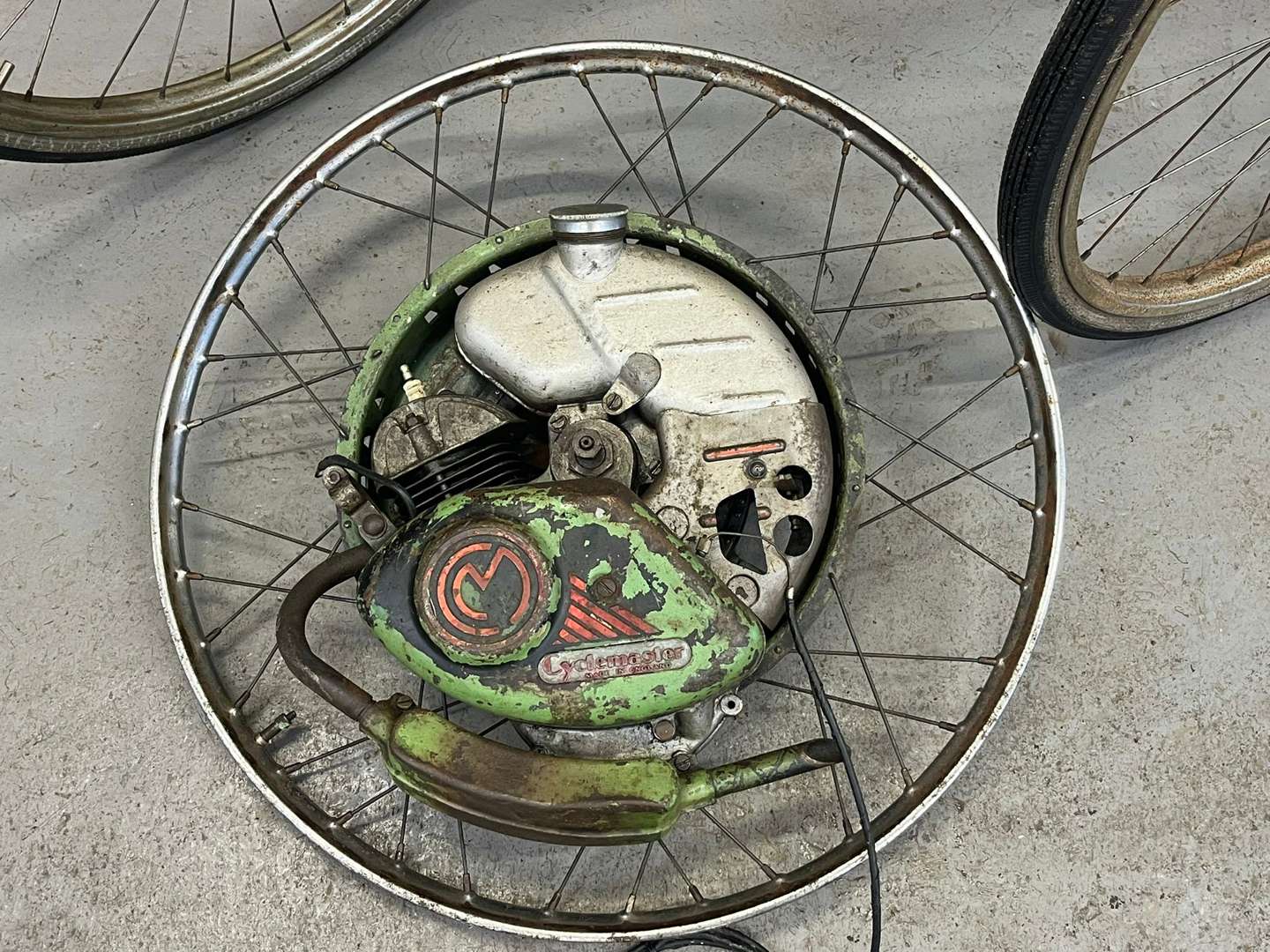 <p>CYCLEMASTERS x2</p>