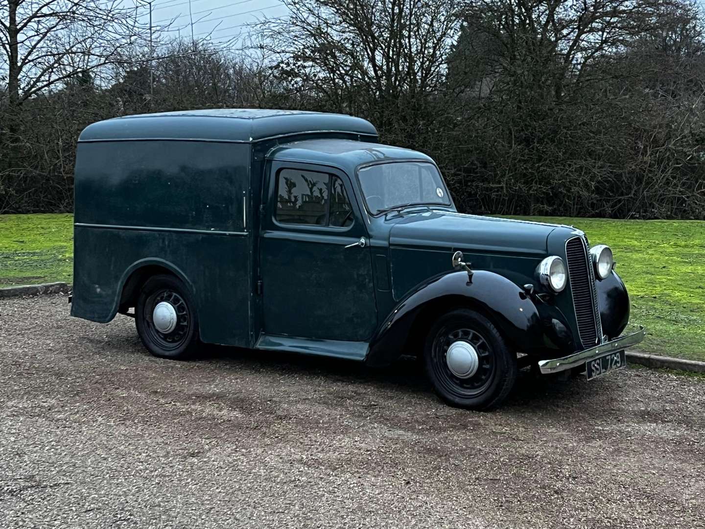 <p>1937 COMMER LIGHT VAN</p>