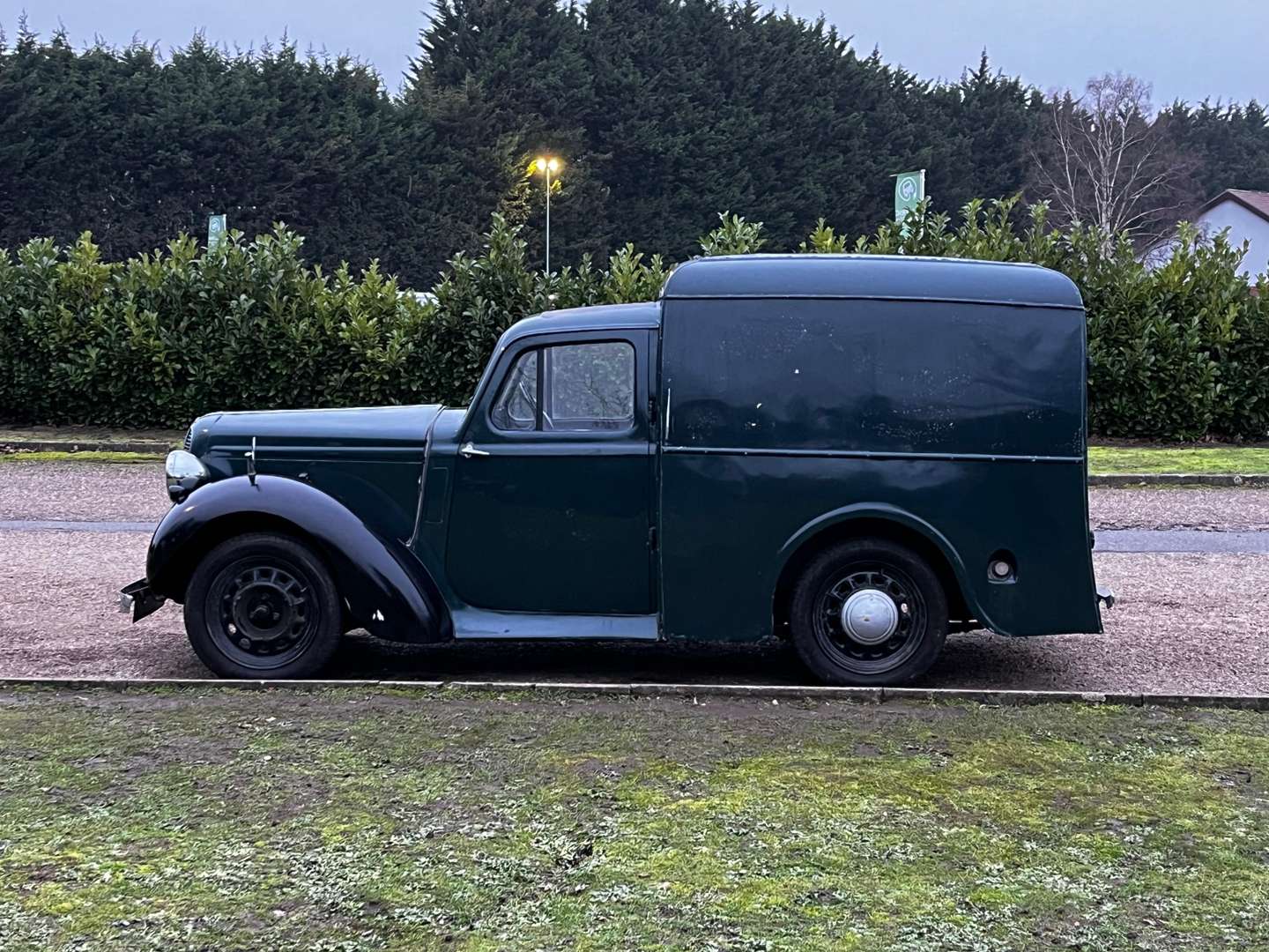 <p>1937 COMMER LIGHT VAN</p>