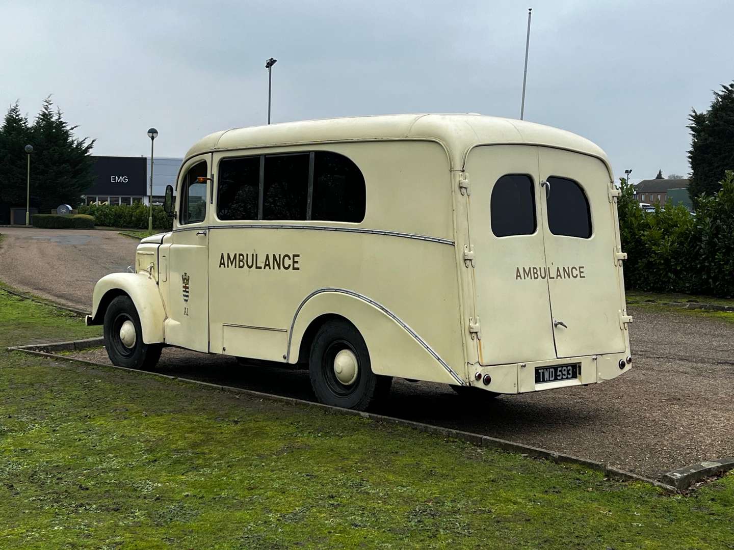 <p>1956 MORRIS LC5 AMBULANCE</p>
