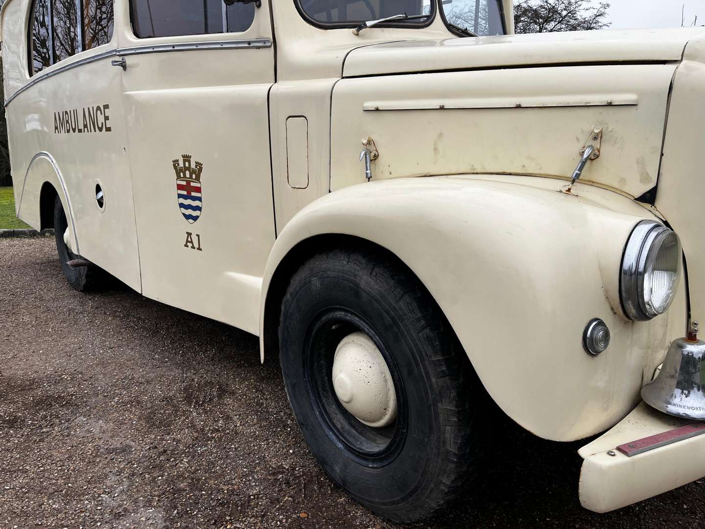 <p>1956 MORRIS LC5 AMBULANCE</p>