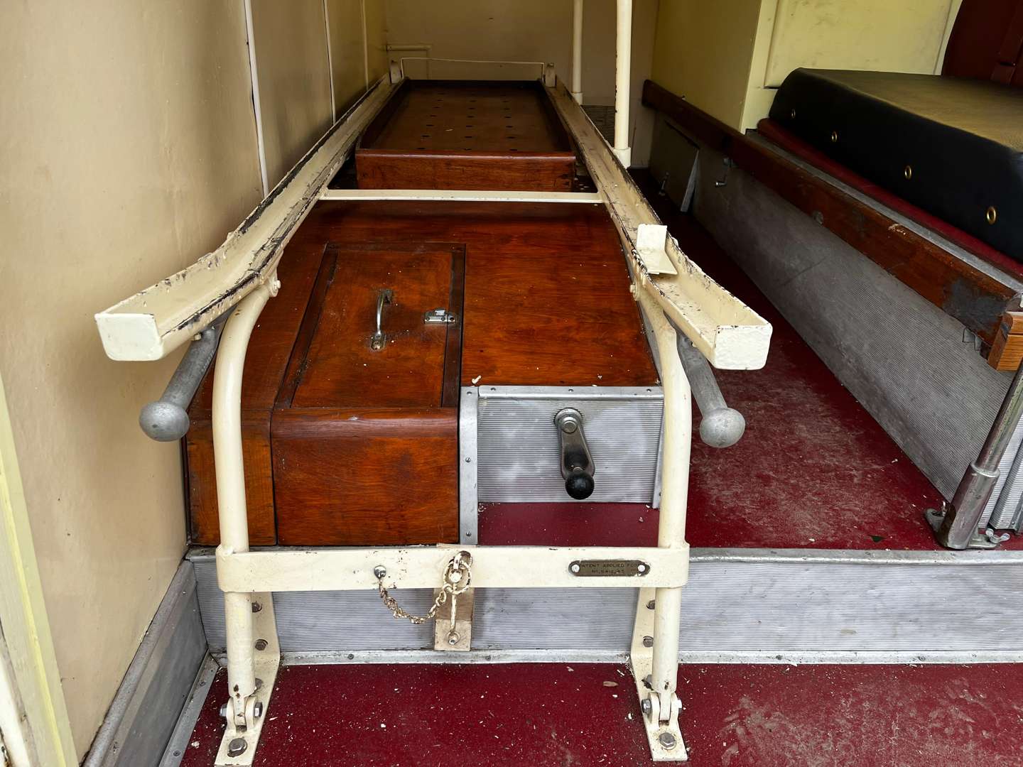 <p>1956 MORRIS LC5 AMBULANCE</p>