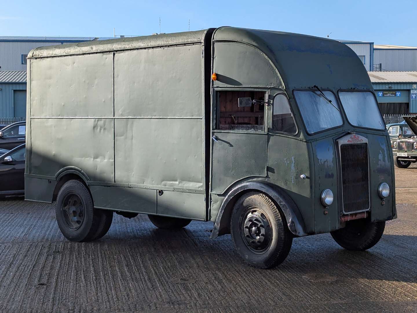 <p>1955 ALBION CLAYMORE</p>