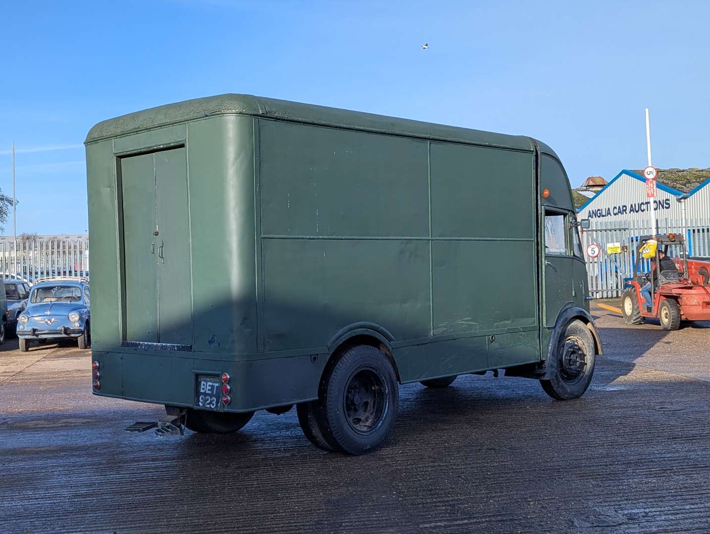 <p>1955 ALBION CLAYMORE</p>