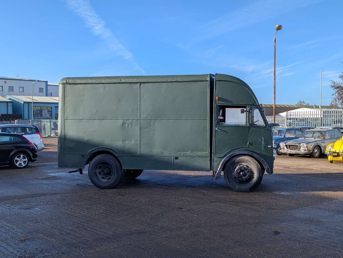 <p>1955 ALBION CLAYMORE</p>