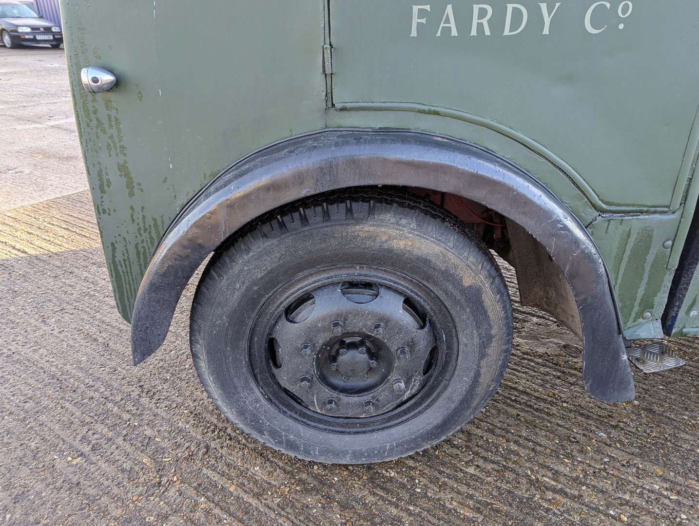 <p>1955 ALBION CLAYMORE</p>