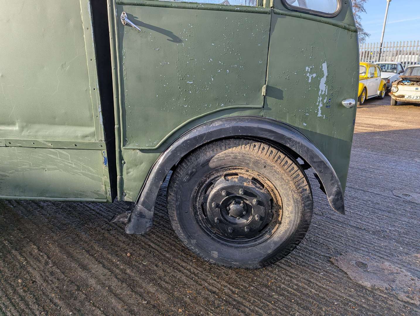 <p>1955 ALBION CLAYMORE</p>