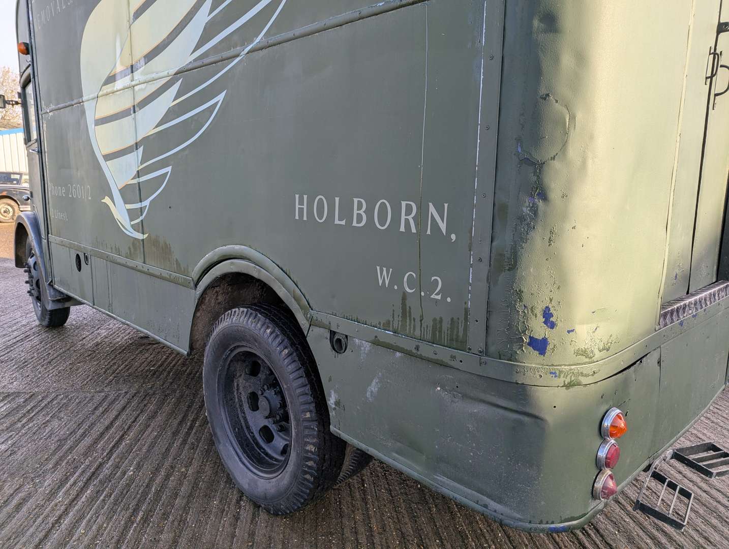 <p>1955 ALBION CLAYMORE</p>