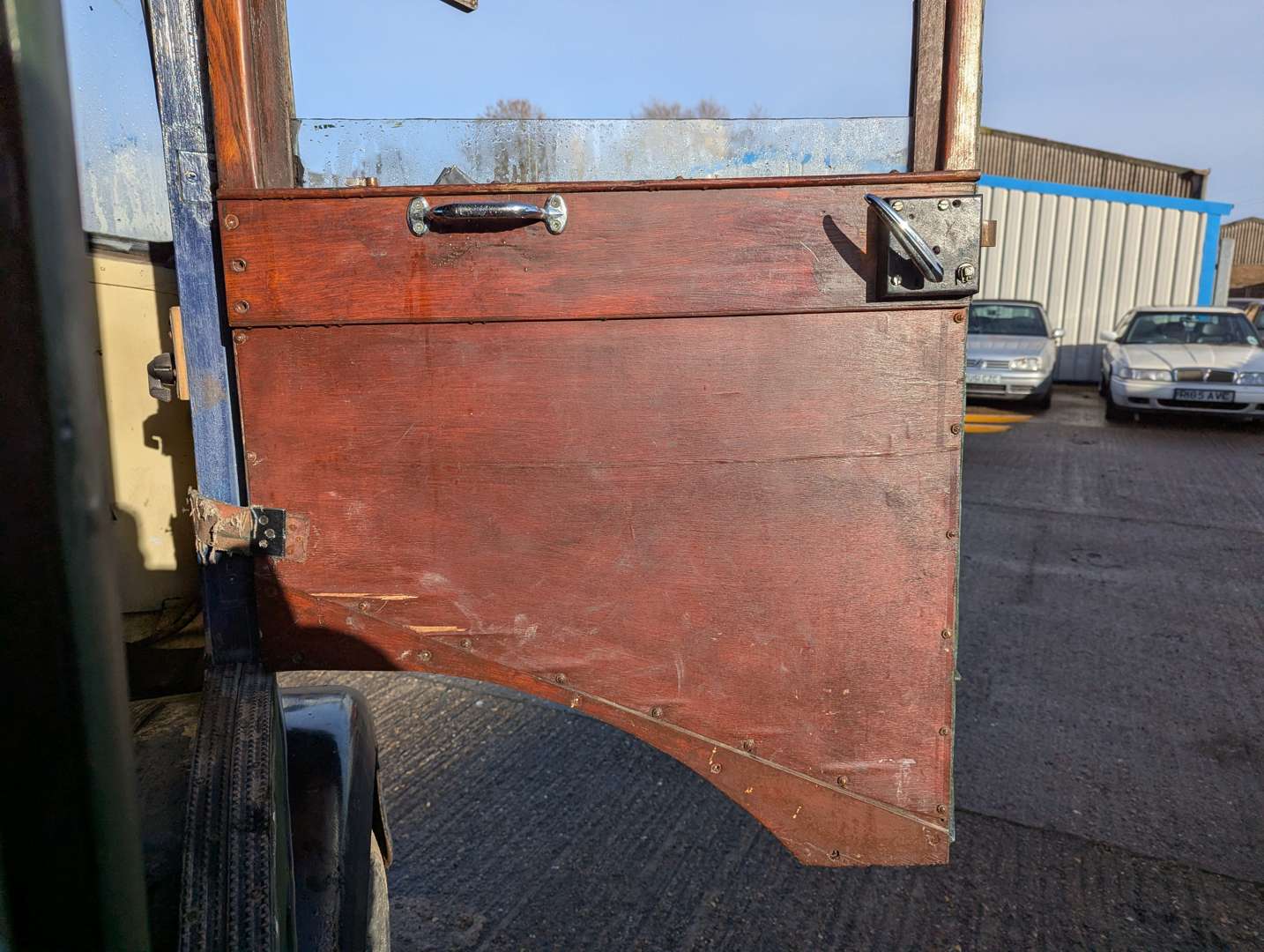 <p>1955 ALBION CLAYMORE</p>