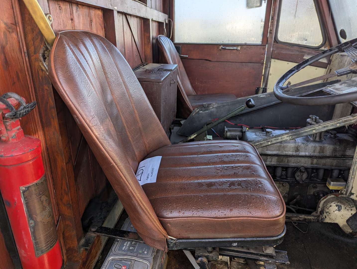 <p>1955 ALBION CLAYMORE</p>