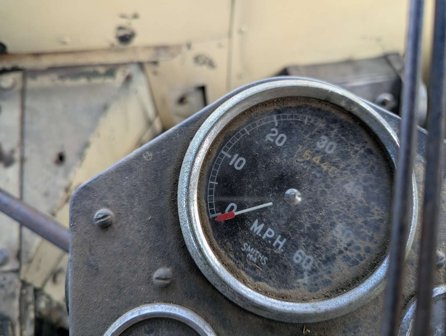 <p>1955 ALBION CLAYMORE</p>