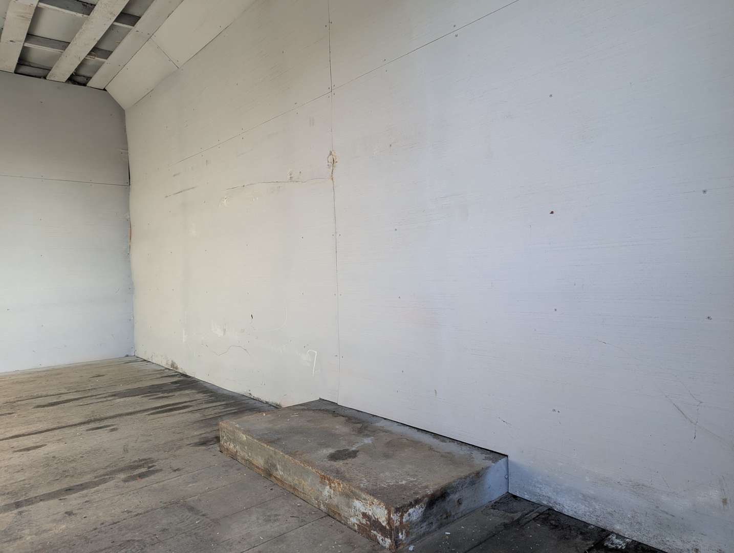 <p>1955 ALBION CLAYMORE</p>