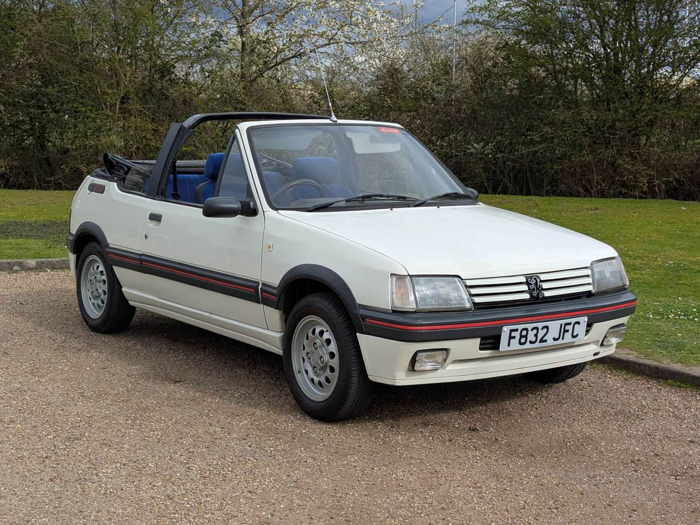 <p>1989 PEUGEOT 205 CABRIOLET JUNIOR</p>