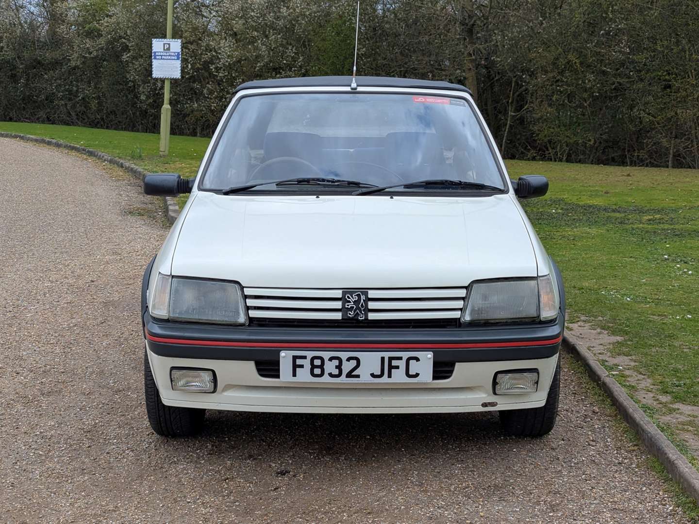 <p>1989 PEUGEOT 205 CABRIOLET JUNIOR</p>