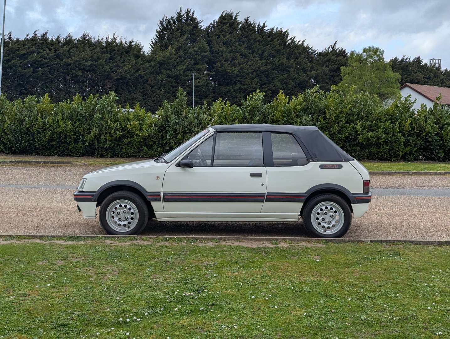 <p>1989 PEUGEOT 205 CABRIOLET JUNIOR</p>