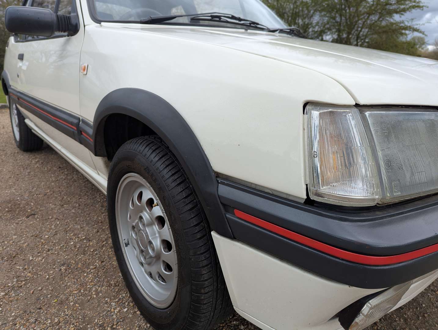 <p>1989 PEUGEOT 205 CABRIOLET JUNIOR</p>