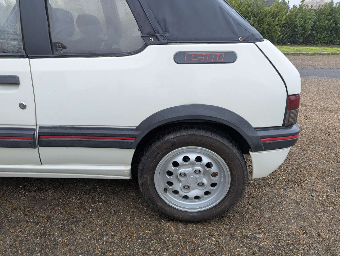 <p>1989 PEUGEOT 205 CABRIOLET JUNIOR</p>