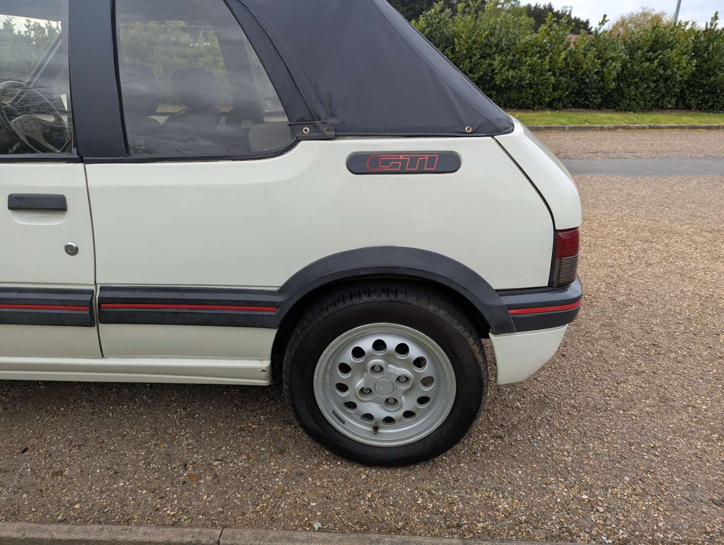 <p>1989 PEUGEOT 205 CABRIOLET JUNIOR</p>