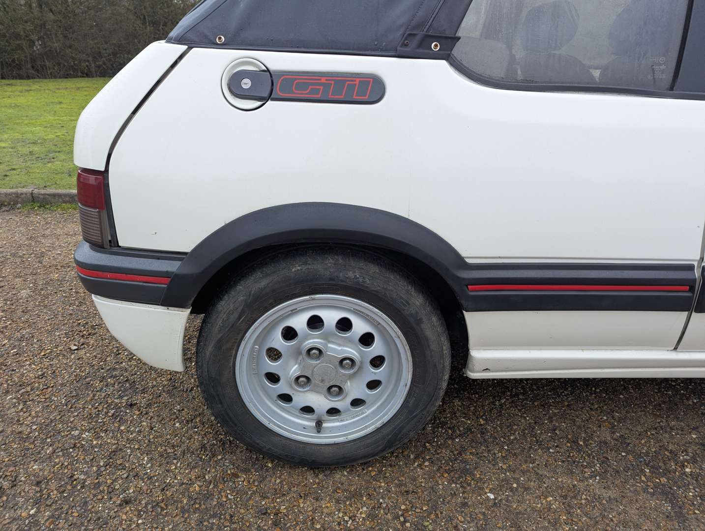 <p>1989 PEUGEOT 205 CABRIOLET JUNIOR</p>