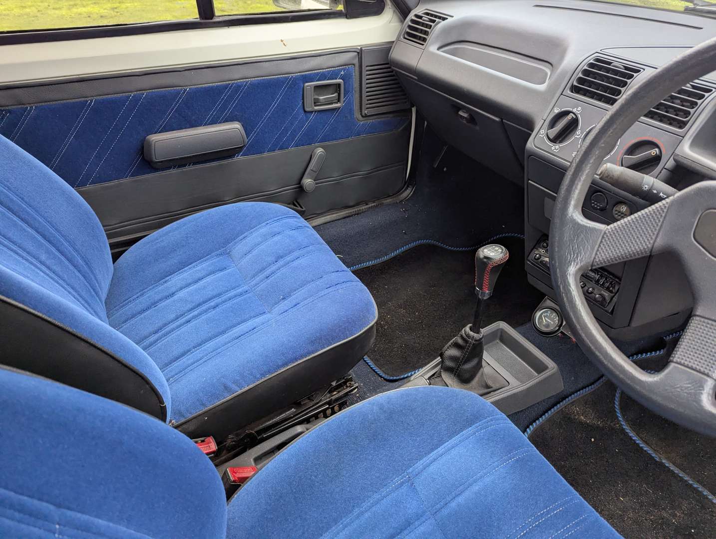 <p>1989 PEUGEOT 205 CABRIOLET JUNIOR</p>