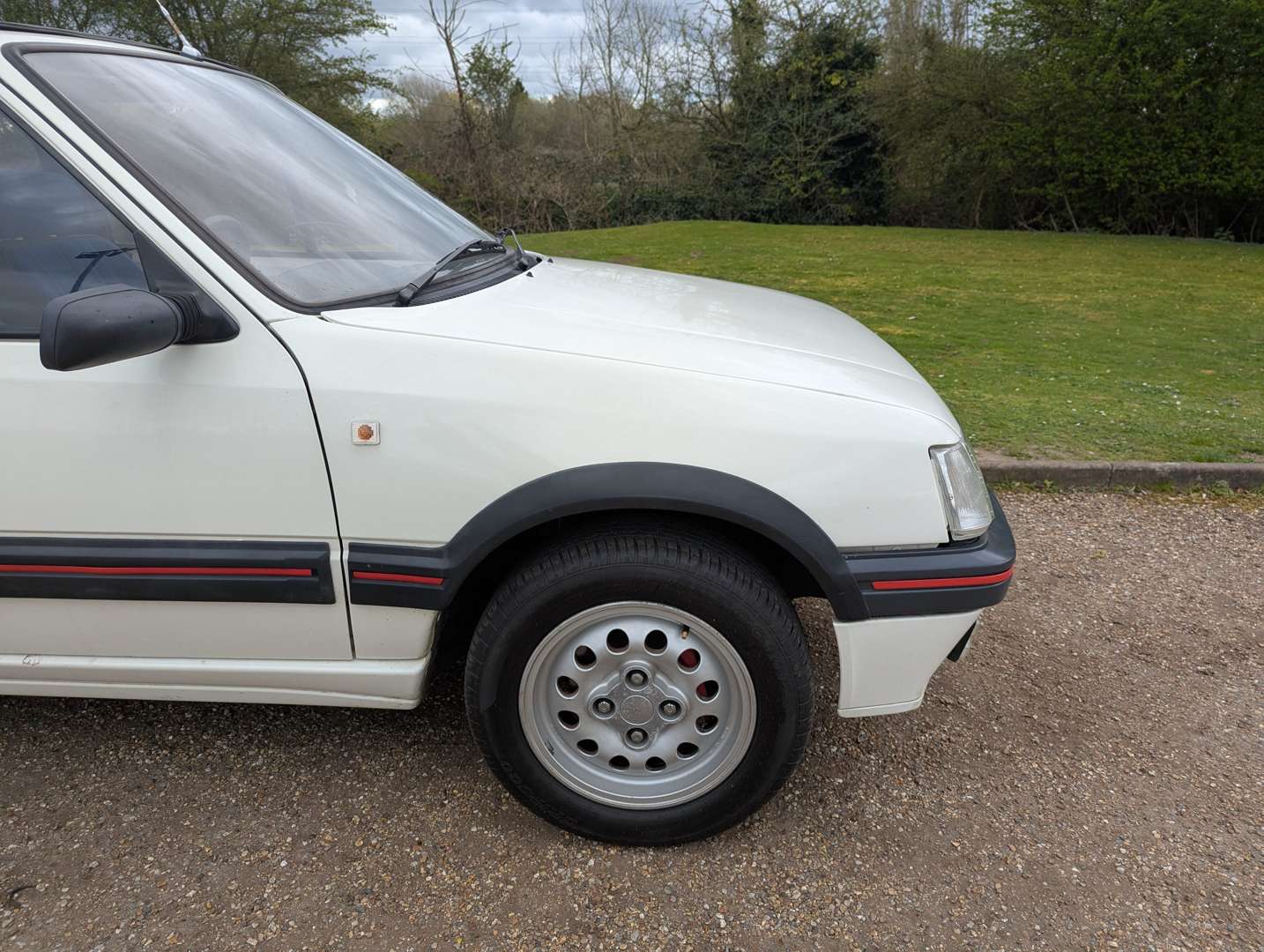 <p>1989 PEUGEOT 205 CABRIOLET JUNIOR</p>