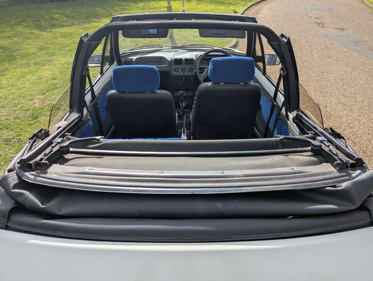 <p>1989 PEUGEOT 205 CABRIOLET JUNIOR</p>
