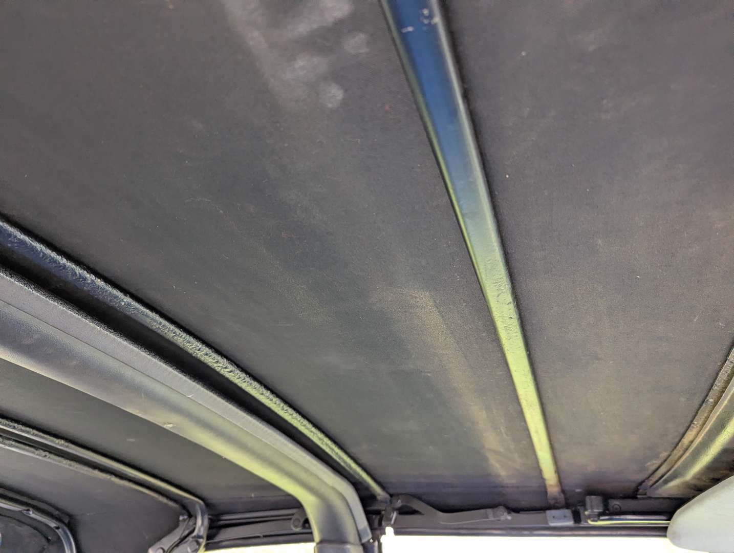 <p>1989 PEUGEOT 205 CABRIOLET JUNIOR</p>