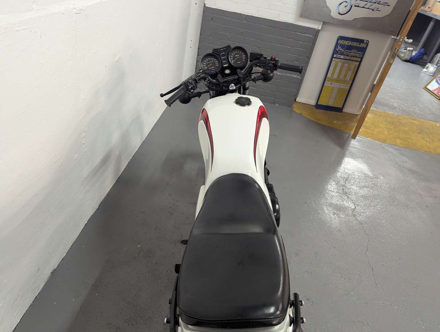 <p>1980 YAMAHA RD250</p>