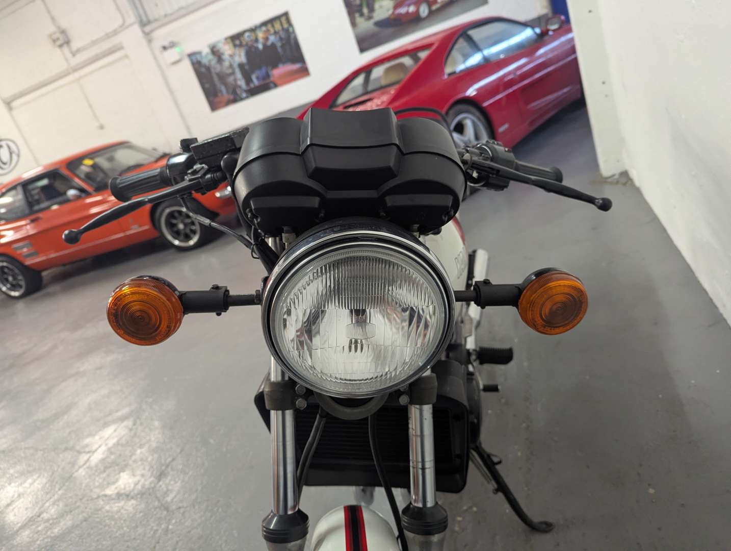 <p>1980 YAMAHA RD250</p>