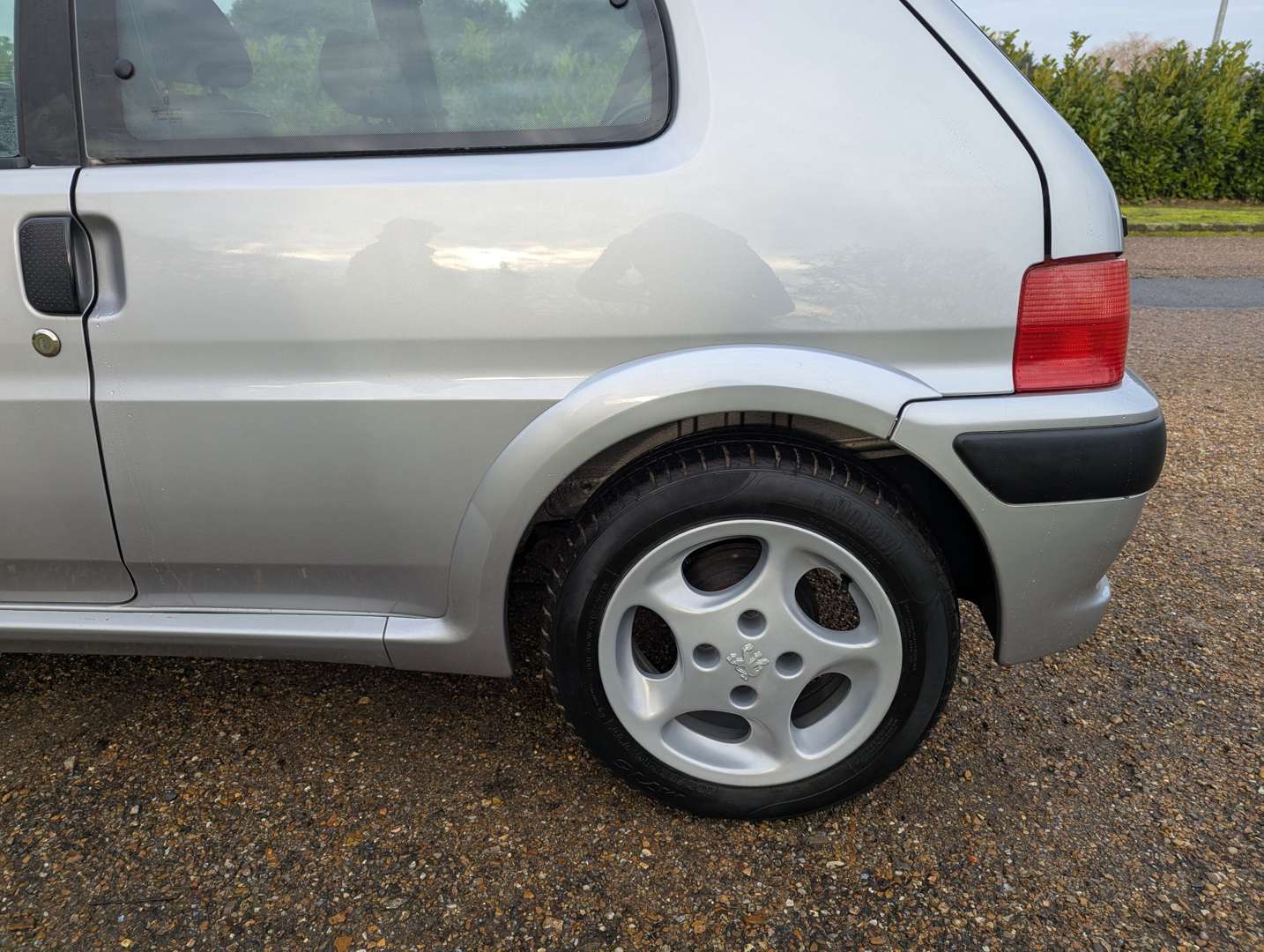 <p>1998 PEUGEOT 106 XR QUICKSILVER</p>