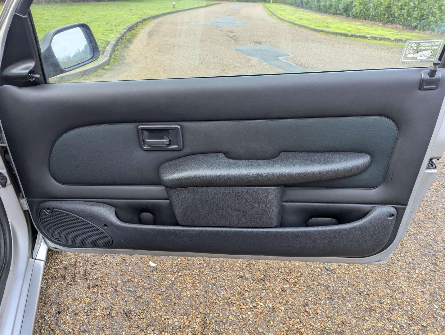 <p>1998 PEUGEOT 106 XR QUICKSILVER</p>