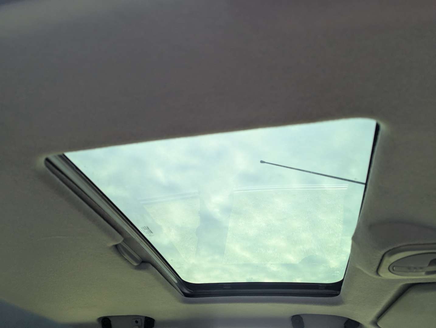 <p>1998 PEUGEOT 106 XR QUICKSILVER</p>