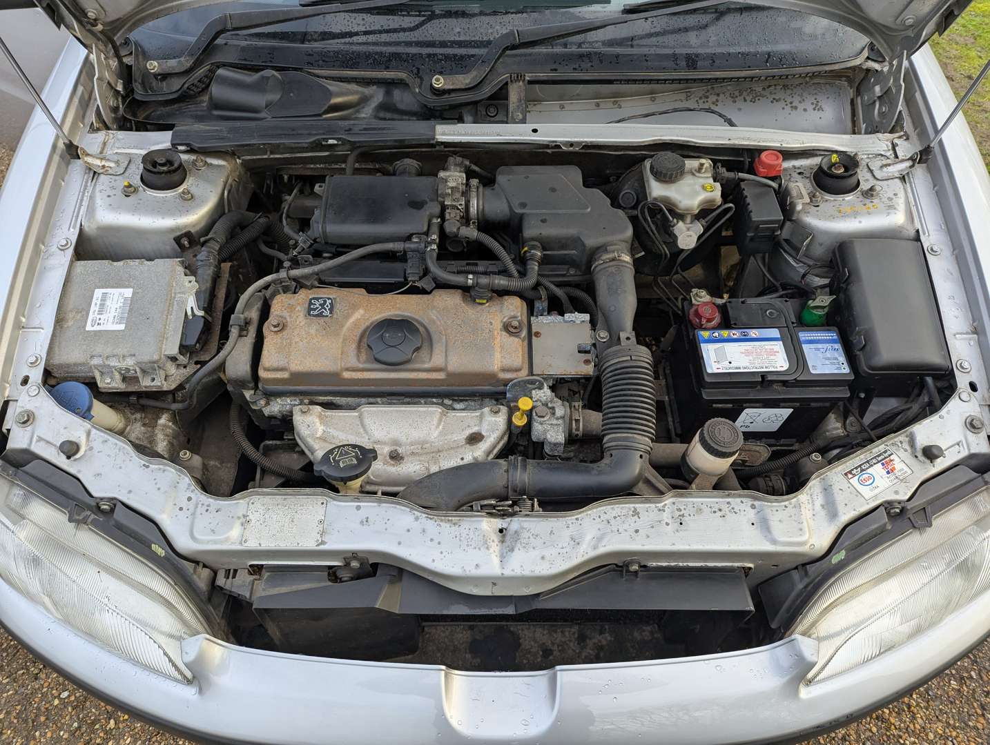 <p>1998 PEUGEOT 106 XR QUICKSILVER</p>