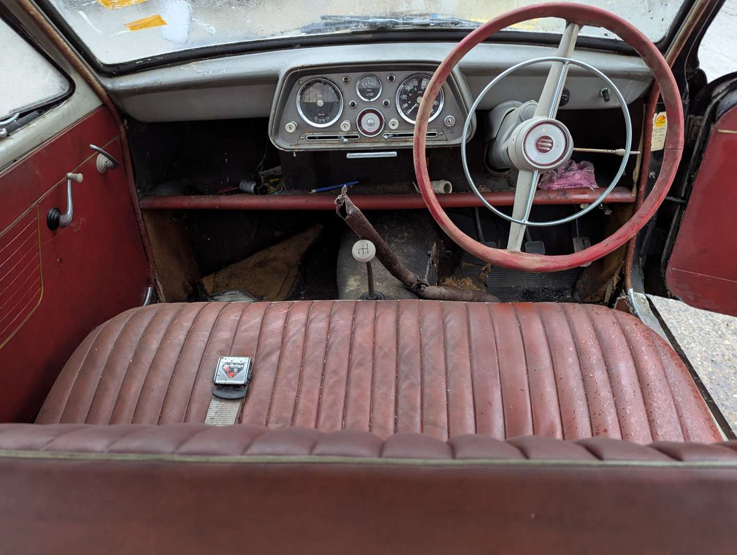 <p>1961 HILLMAN MINX</p>