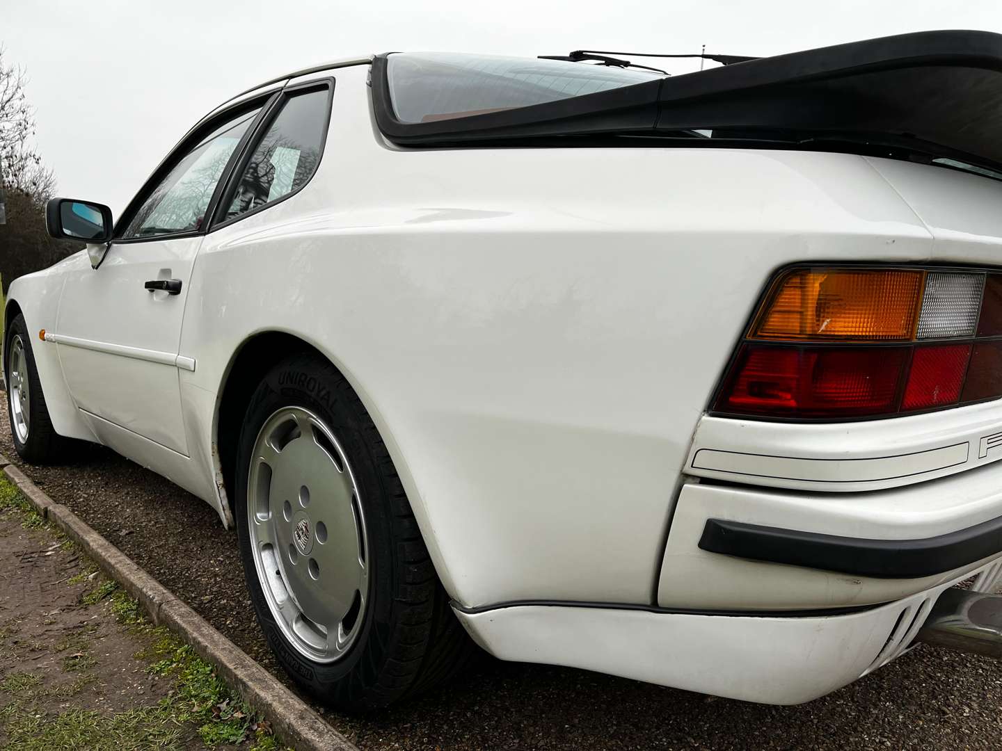 <p>1987 PORSCHE 944 S</p>