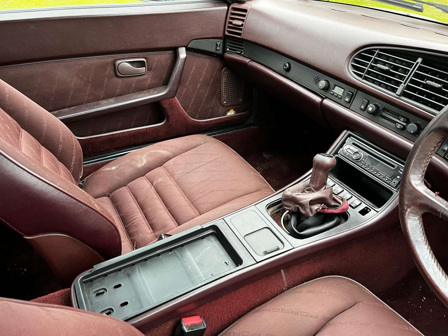 <p>1987 PORSCHE 944 S</p>