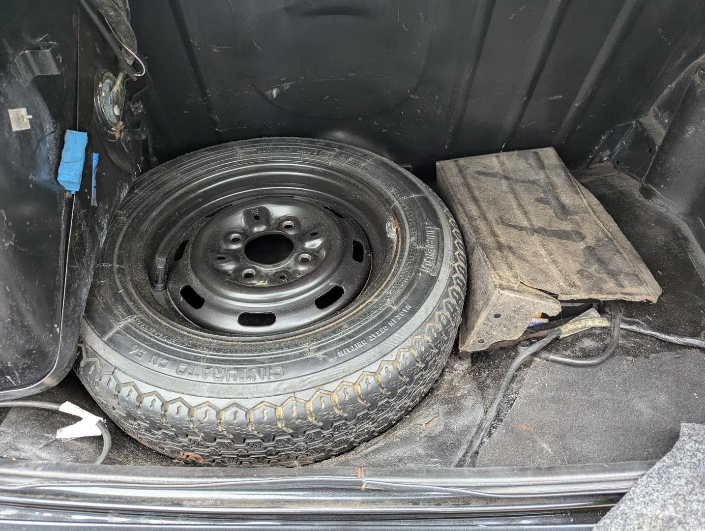 <p>1996 ROVER MINI EQUINOX</p>