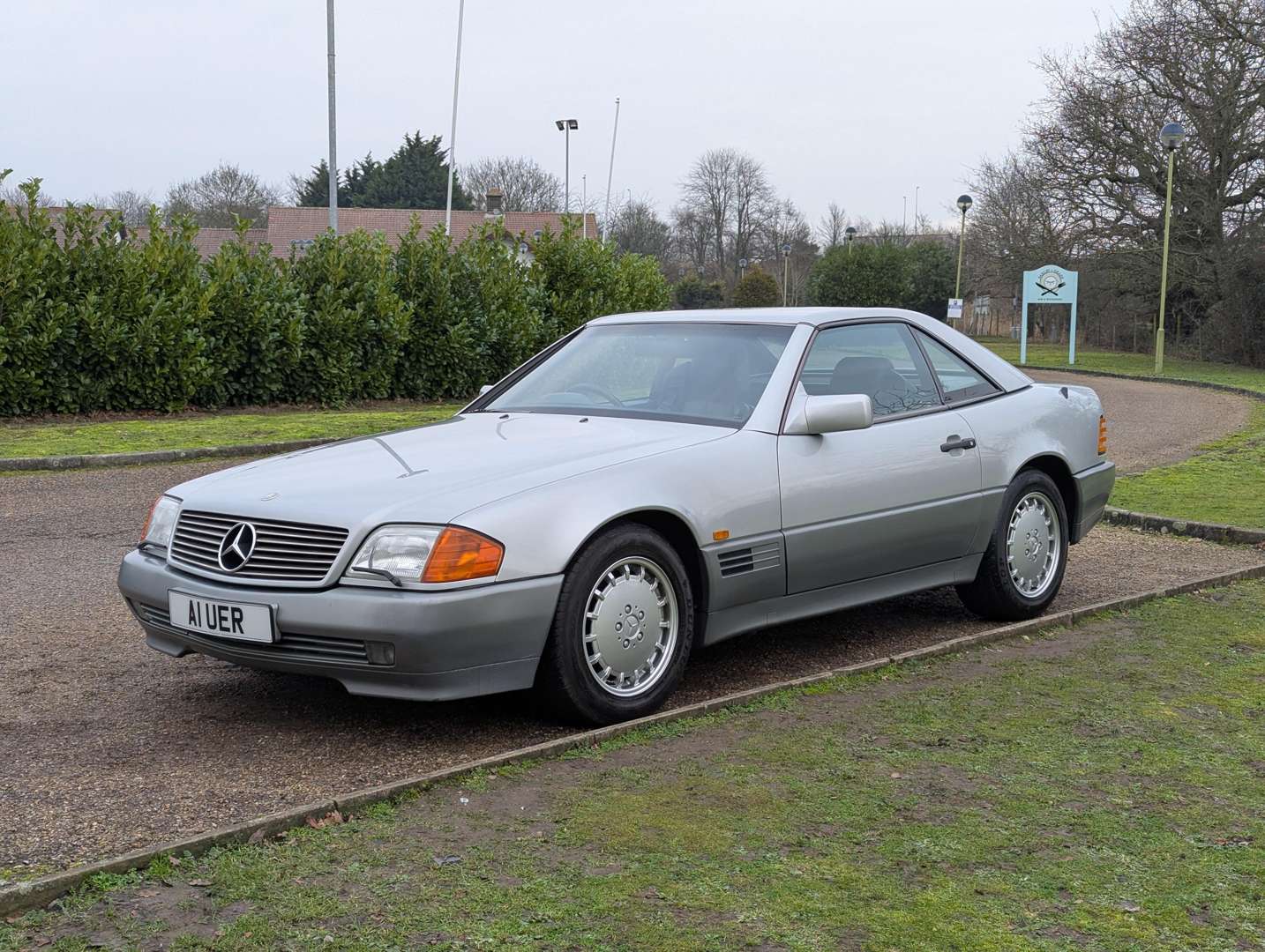 <p>1990 MERCEDES SL300-24 R129 AUTO</p>