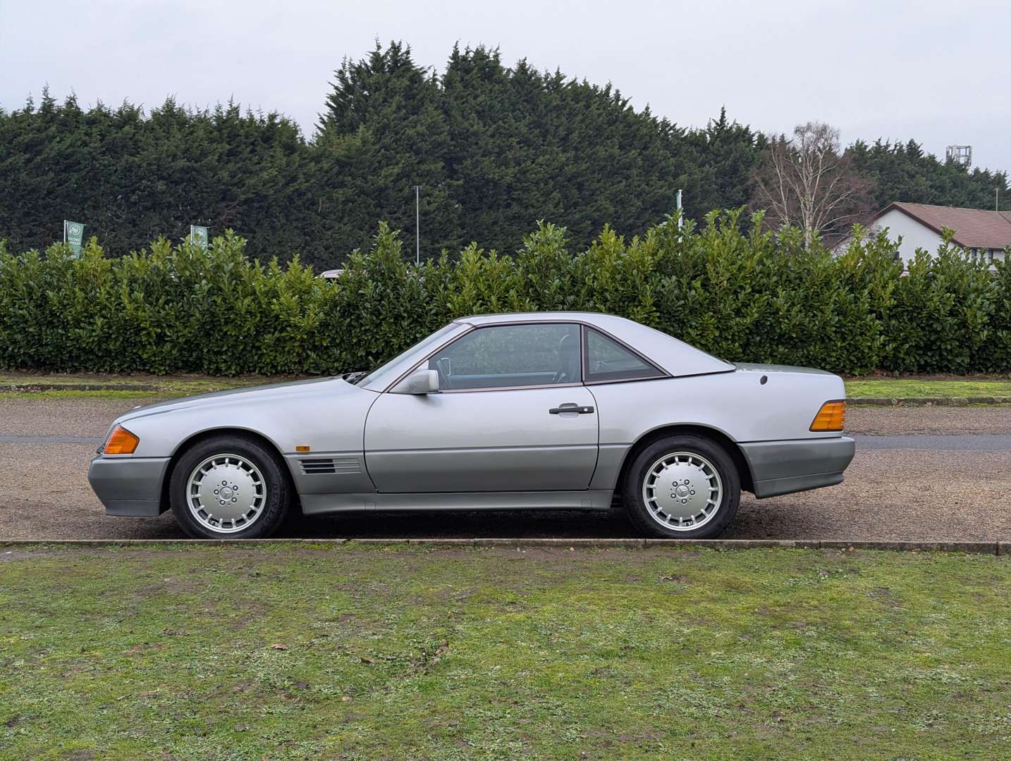 <p>1990 MERCEDES SL300-24 R129 AUTO</p>