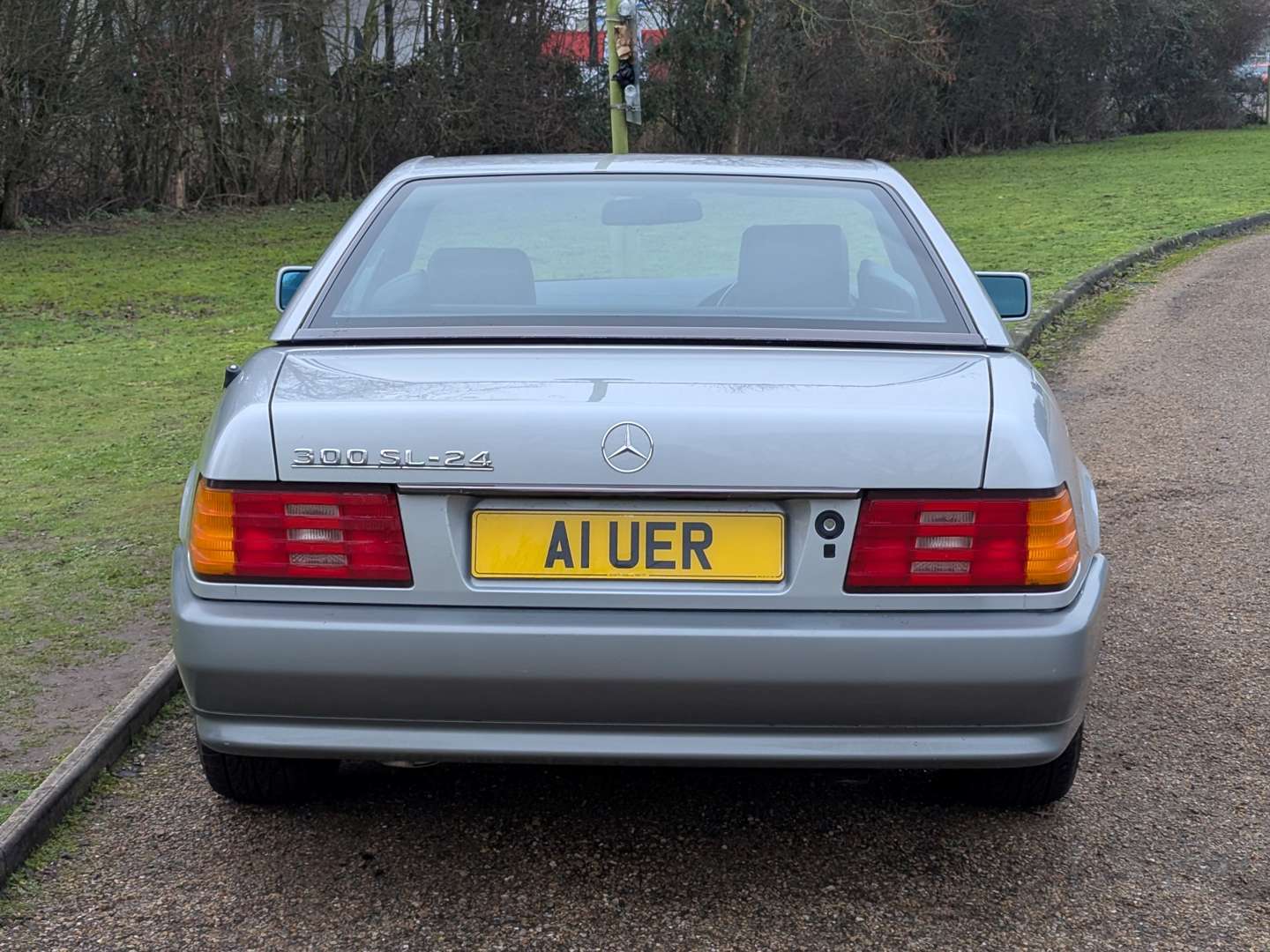 <p>1990 MERCEDES SL300-24 R129 AUTO</p>