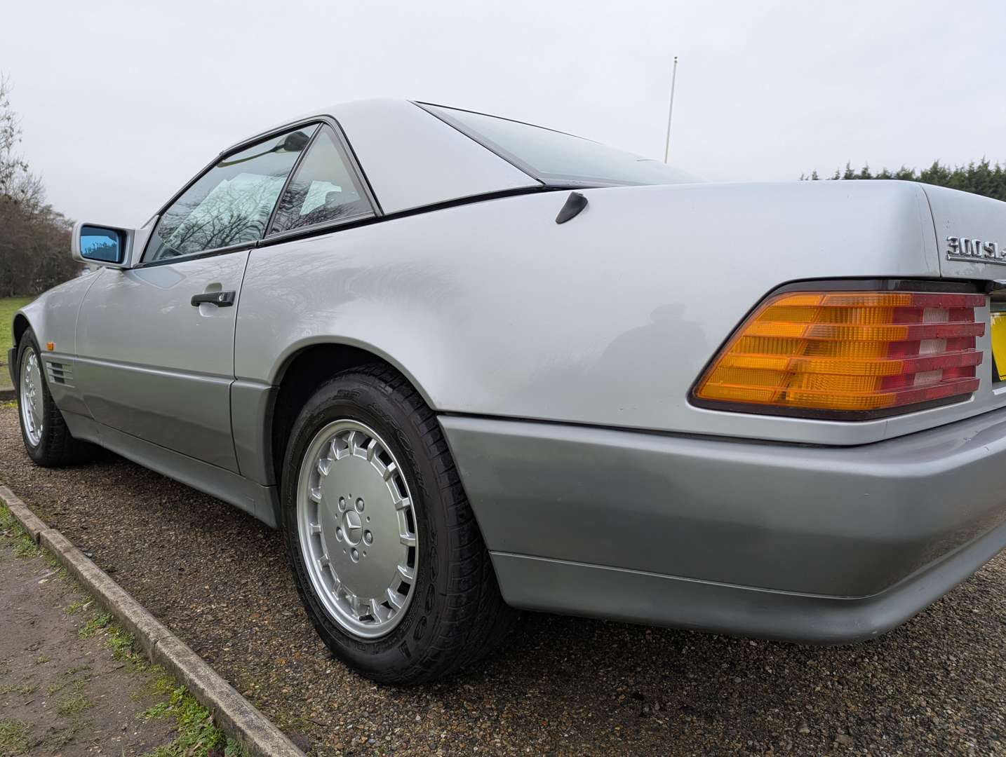 <p>1990 MERCEDES SL300-24 R129 AUTO</p>