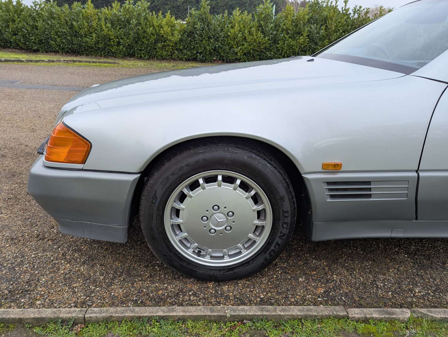 <p>1990 MERCEDES SL300-24 R129 AUTO</p>