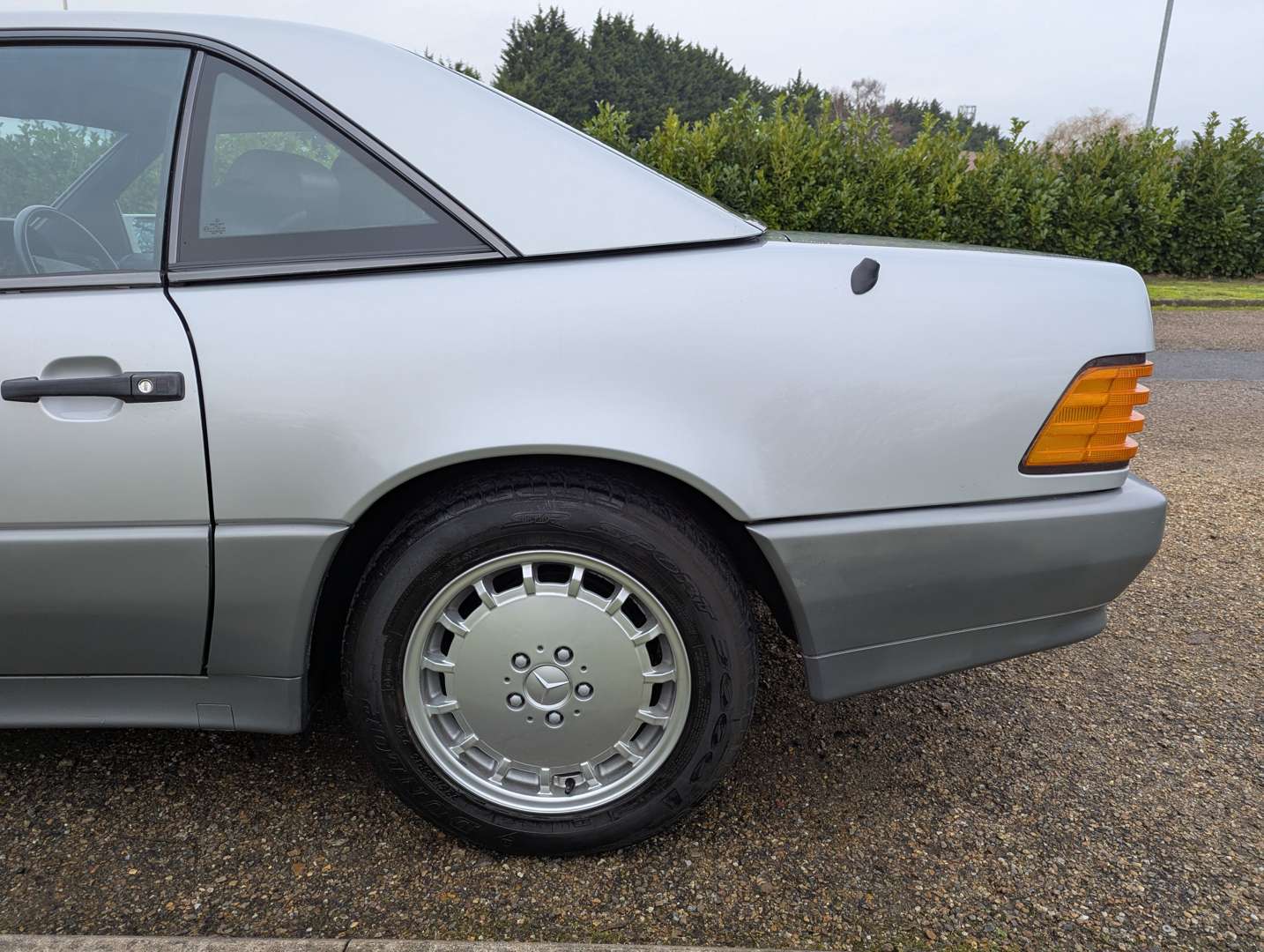 <p>1990 MERCEDES SL300-24 R129 AUTO</p>