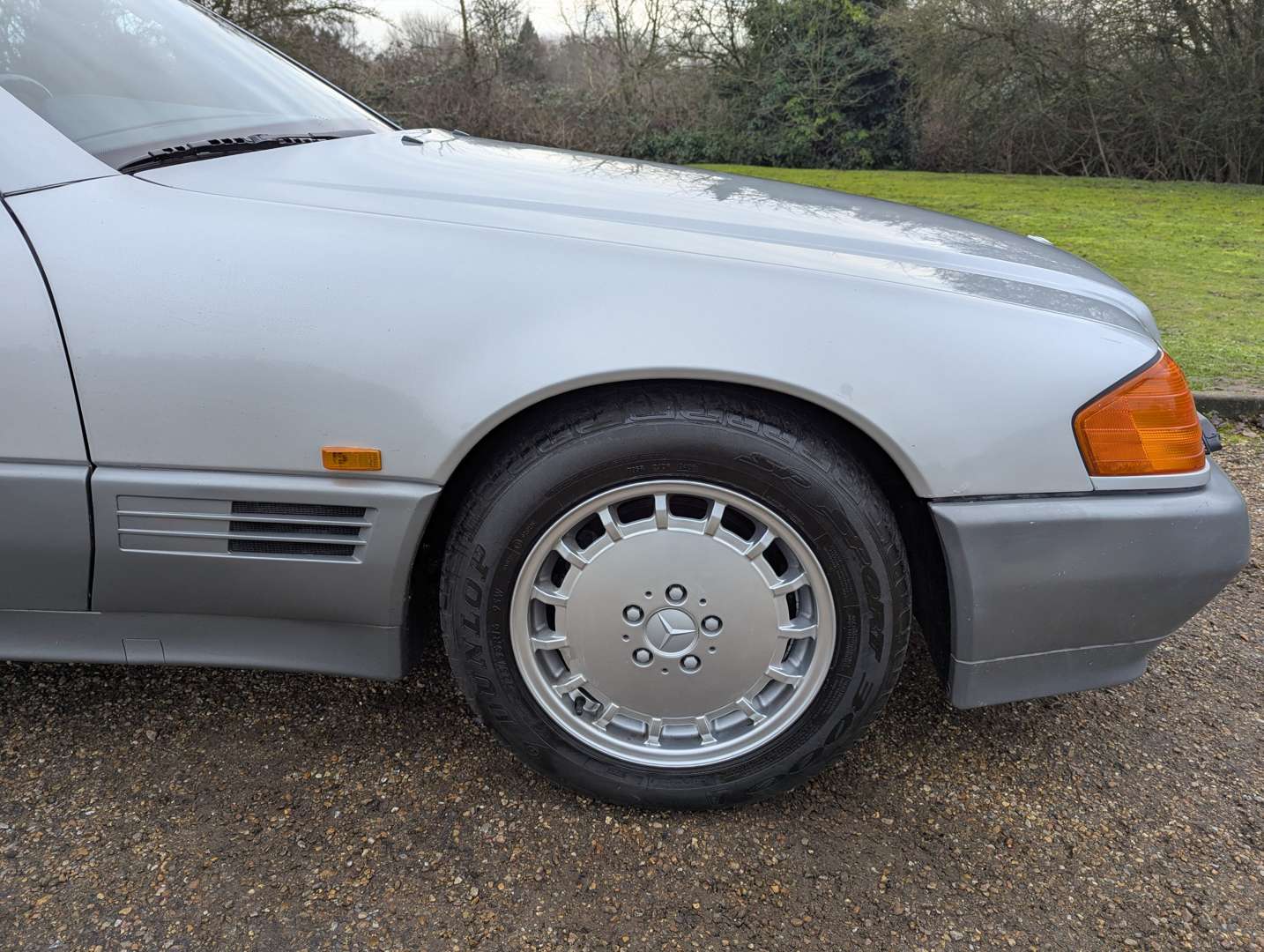 <p>1990 MERCEDES SL300-24 R129 AUTO</p>