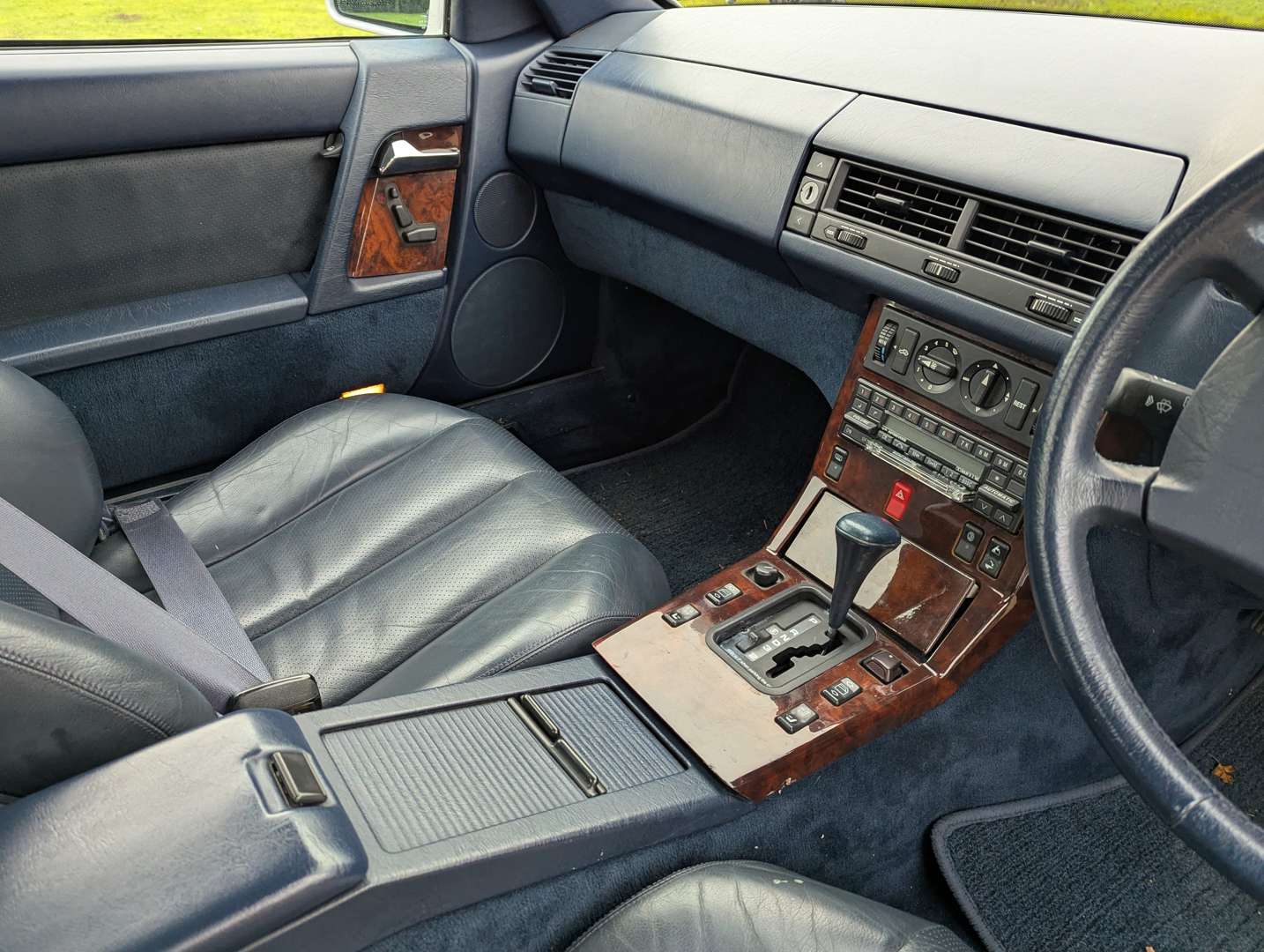 <p>1990 MERCEDES SL300-24 R129 AUTO</p>